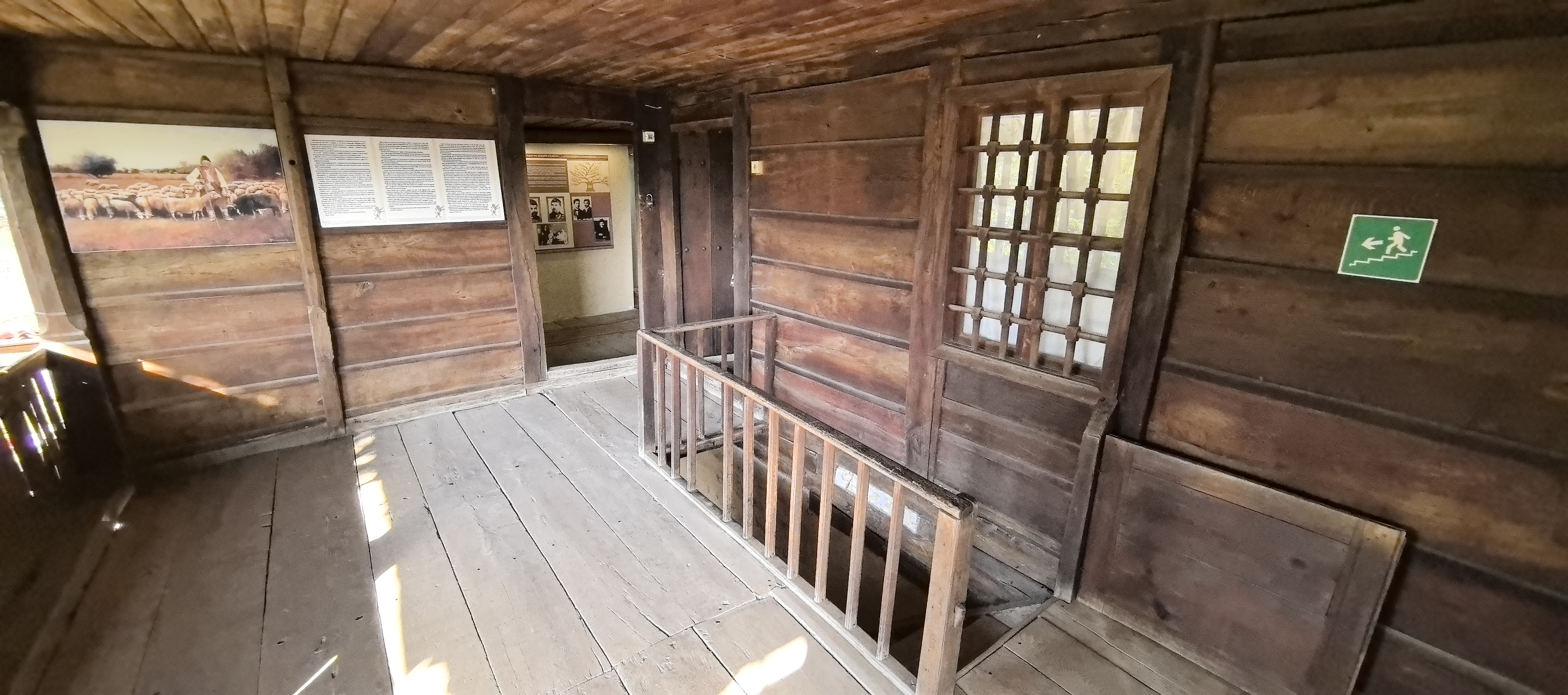 Родният дом на Захарий Стоянов в село Медвен страда за разединението сред българите - СНИМКИ-ВИДЕО