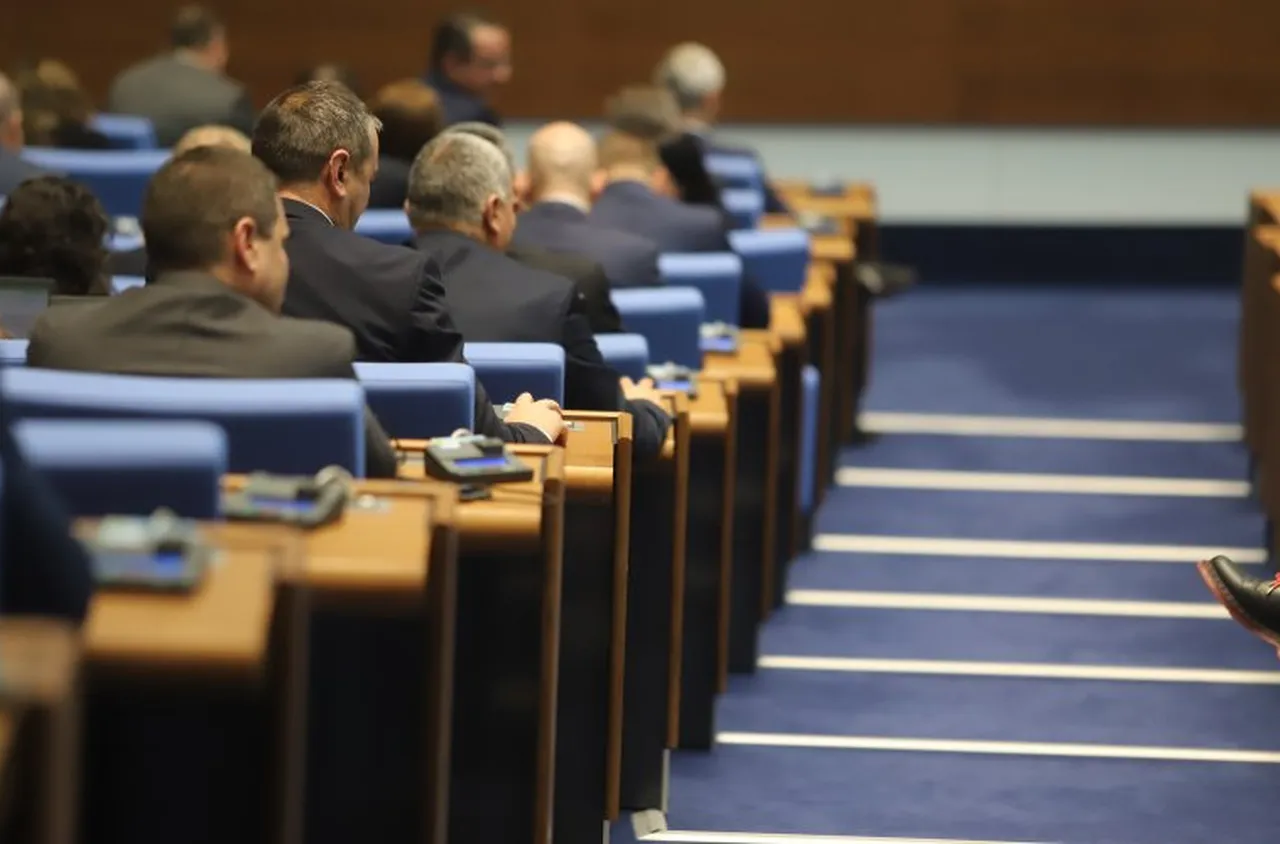 Правителството създава механизъм за борба с контрабандата, фокусът остава върху пътната безопасност