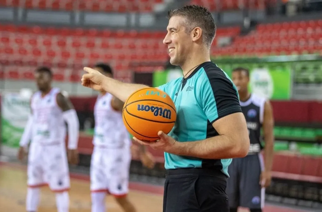 Български съдия ще ръководи мач от полуфиналите на ФИБА Къп