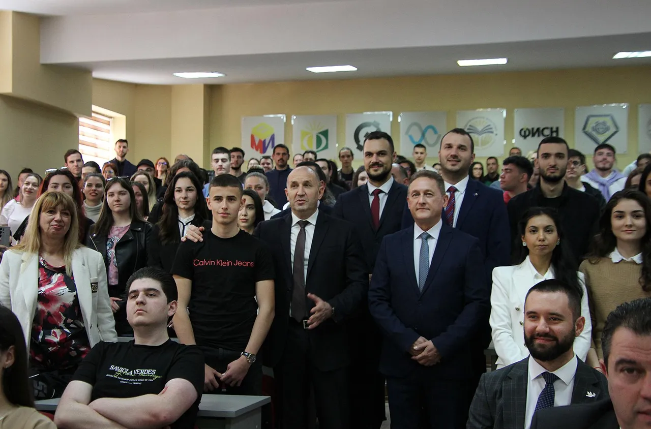 Радев към студенти в Пловдив: Търговски войни и надпревара във въоръжаването ще формират вашето бъдеще