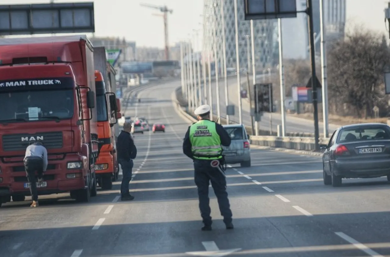 Адско задръстване на „Цариградско шосе“: Протест на „Пътна помощ“ блокира входа на София