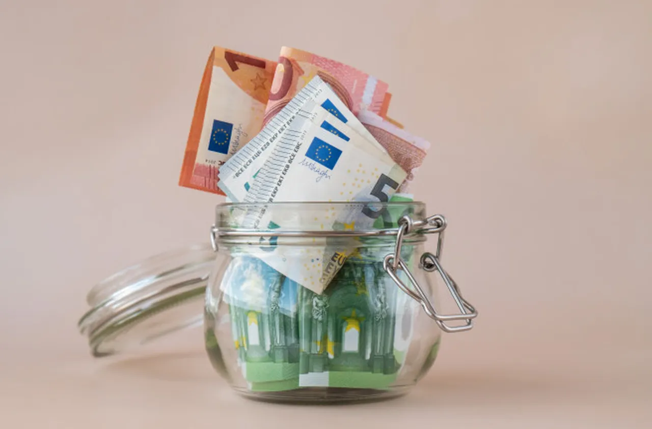 Два сектора рекордьори по заплати