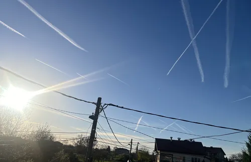 Времето в неделя 31 март. Изпращаме месеца с още по високи температури и слънце