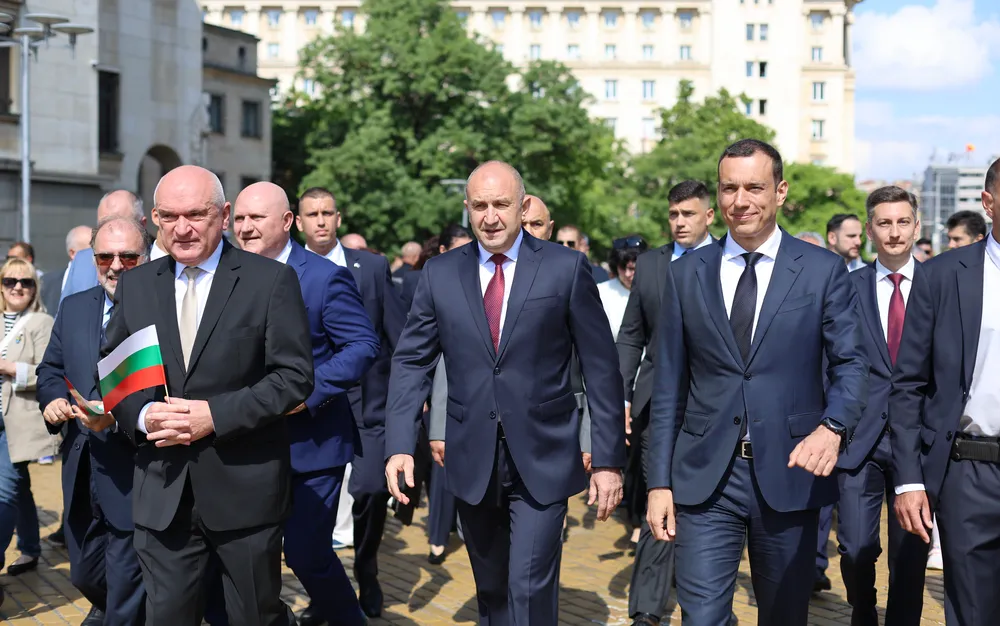 Радев: Хора, стискали само детско пистолетче, вземат решения, трябва да мислят повече