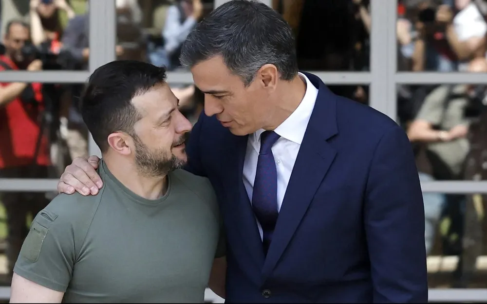 Испания обеща 1 млрд. евро военна помощ за Украйна - СНИМКИ