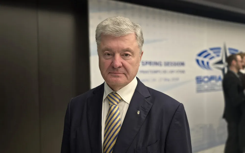 Порошенко пред БГНЕС: Българското оръжие даде шанс на Украйна да диша - СНИМКИ-ВИДЕО