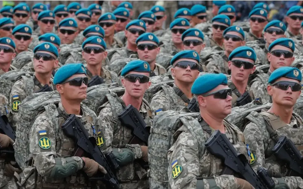 Франция изпраща военни инструктори в Украйна - подробности