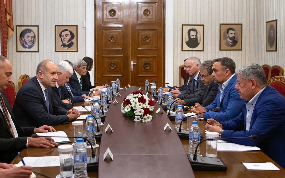 Модернизацията на БА: Радев се срещна с представители на отбранителната индустрия - СНИМКА