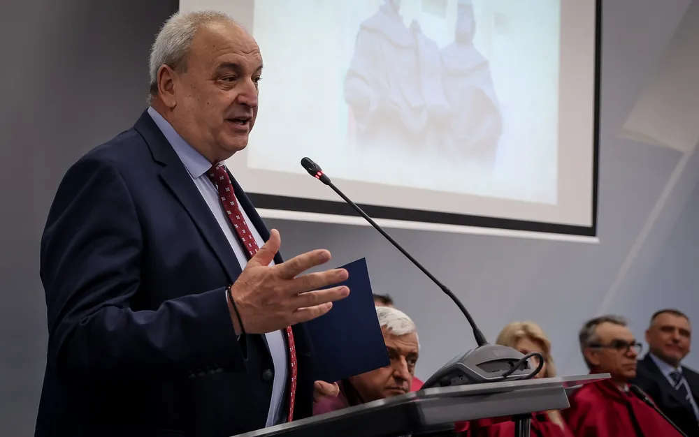 Зам.-министър Стоян Андонов даде старт на лекоатлетически турнир в Перник