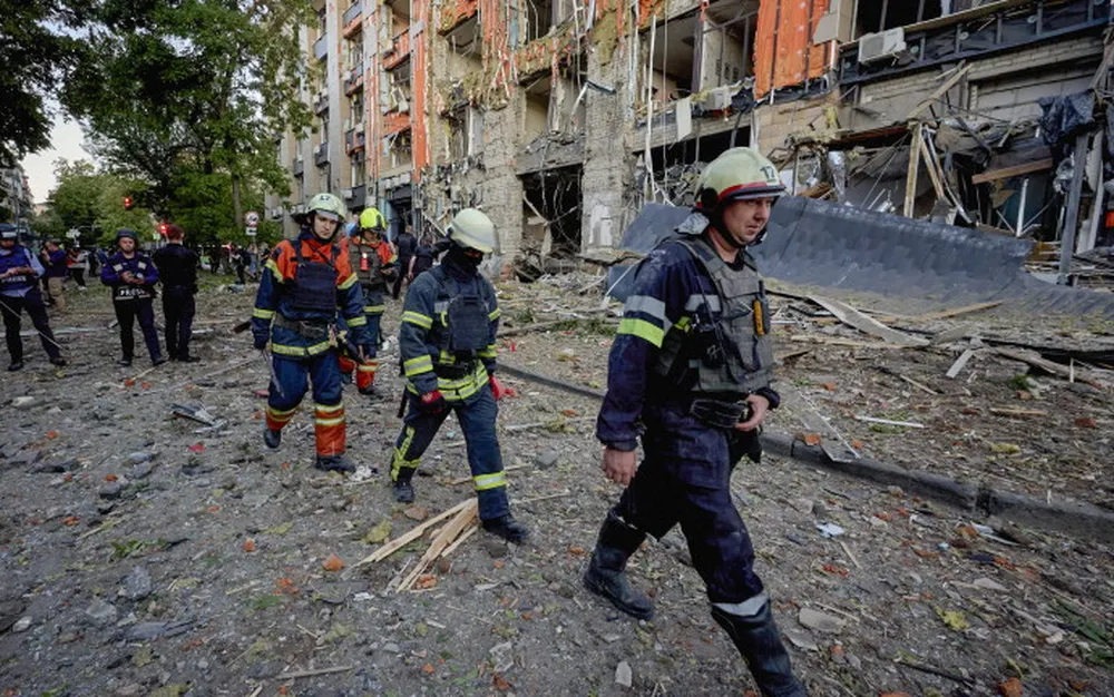 Руски удар по Харков уби трима и рани 16 души