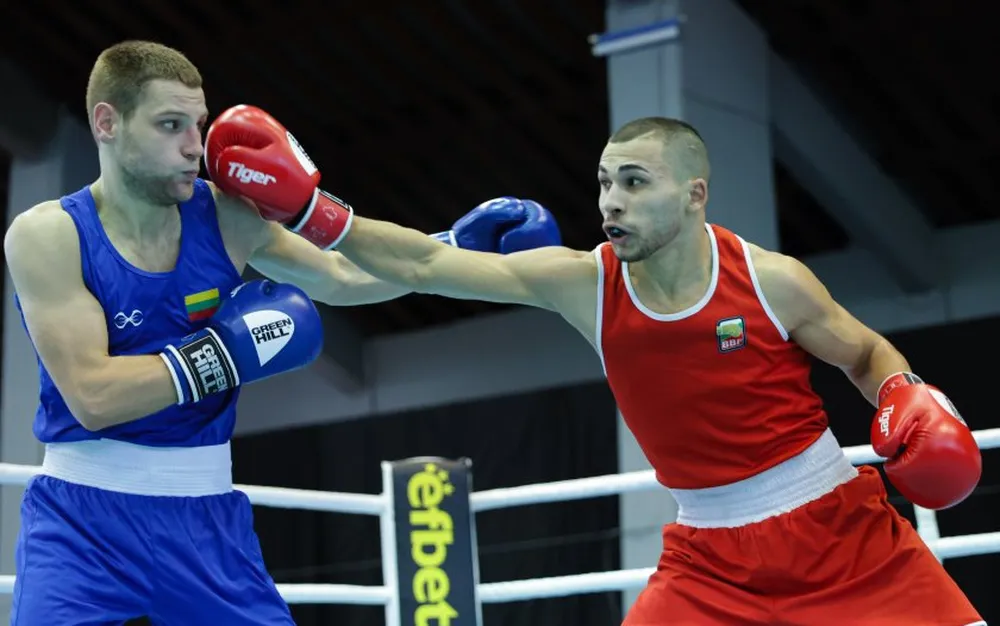 Двама българи на ринга в Банкок днес