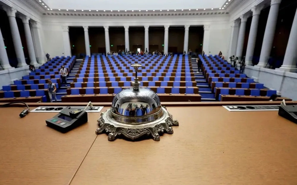 Извънредно заседание на парламента в неделя