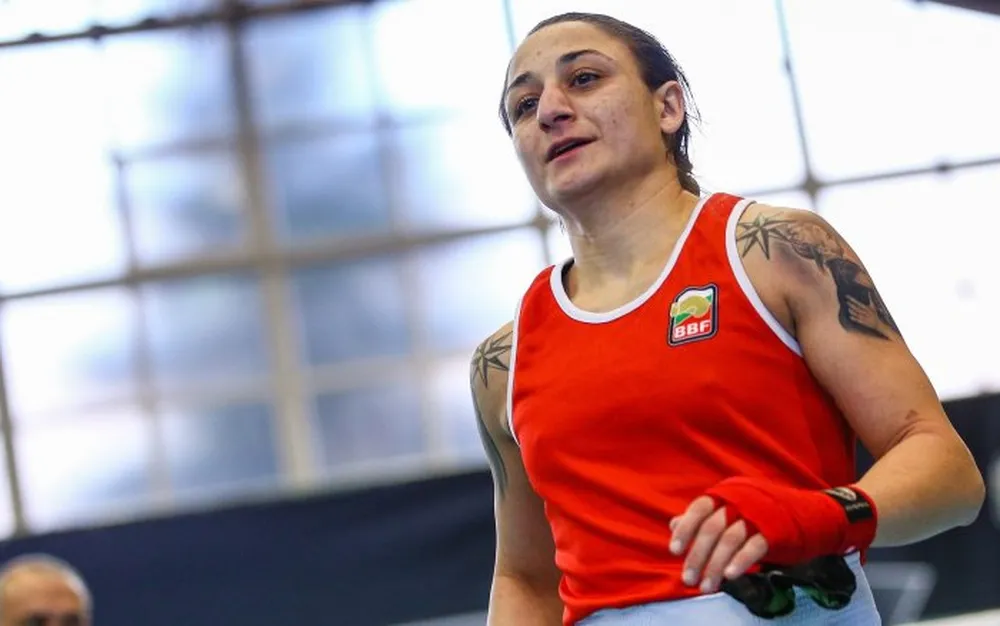 Чуканова на победа от квота за Париж