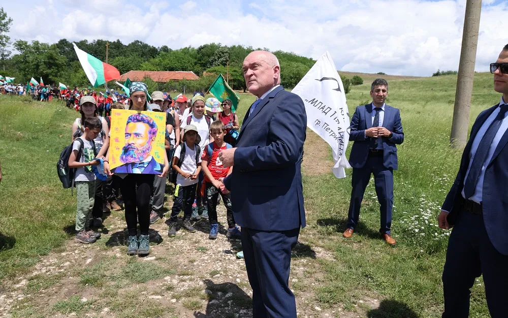 Главчев свиква работна среща за ускоряване изграждането на Националната детска болница