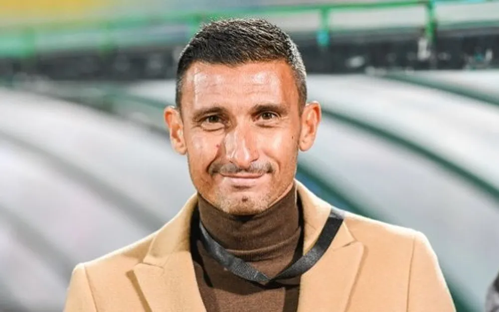 Светльо Петров остава начело на Етър