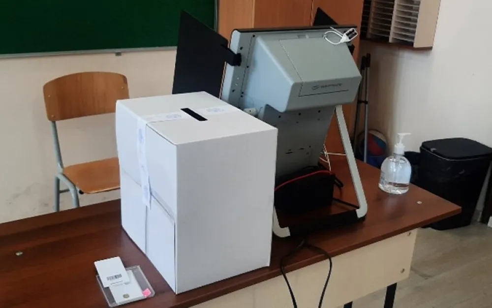 Изборният ден в Пловдив започна нормално, 472 секции отвориха врати