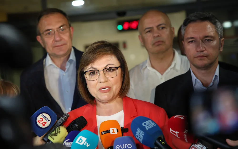 Нинова с първи коментар: 10 години се борим срещу модела ГЕРБ, не ме питайте дали ще го подкрепим сега - СНИМКИ - ВИДЕО