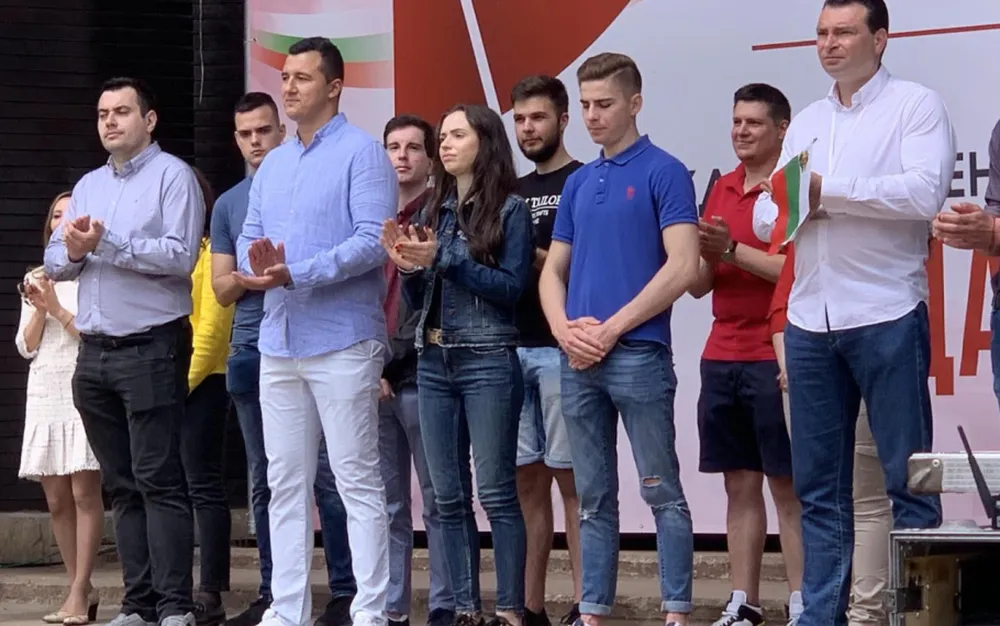 Младежите в БСП поискаха оставката на Корнелия Нинова заради провала на изборите - СНИМКИ - ВИДЕО