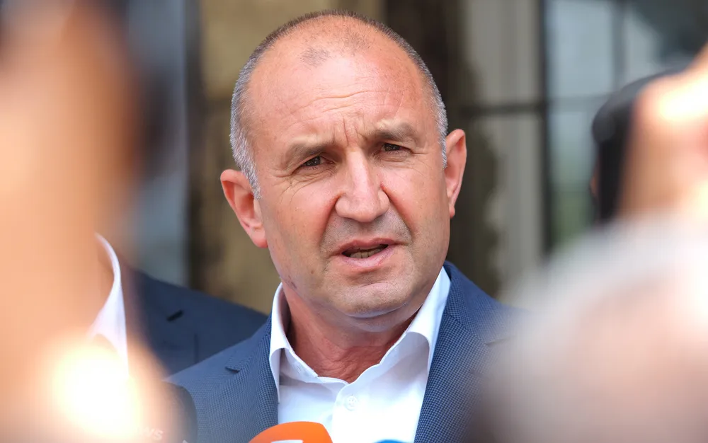 Радев ще участва в срещата на страните от формата Б9 в Рига