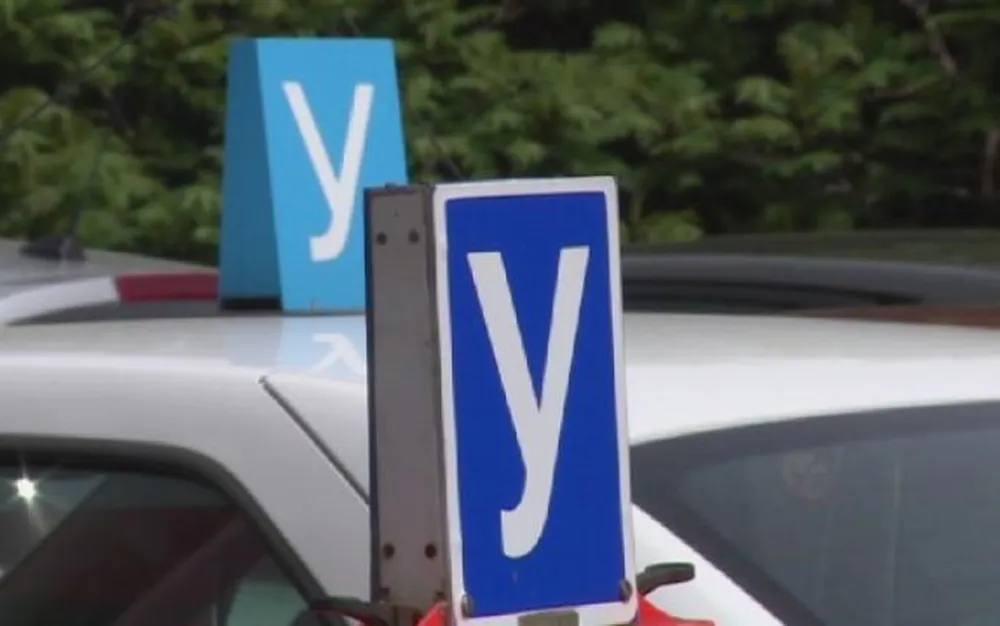 Таванът за шофьорски изпит и по-ниски такси за У-школите - на крачка от приемане