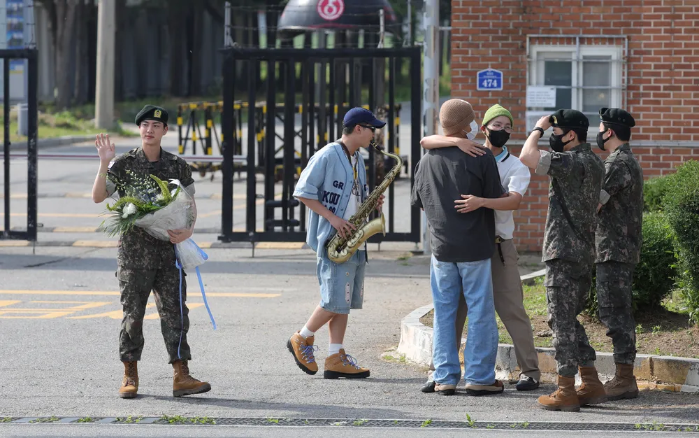 Манията по BTS връхлита Сеул