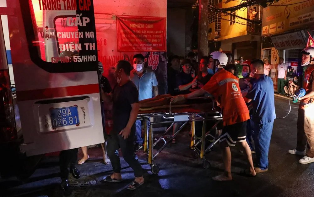 Четирима загинали при пожар в сграда в Ханой