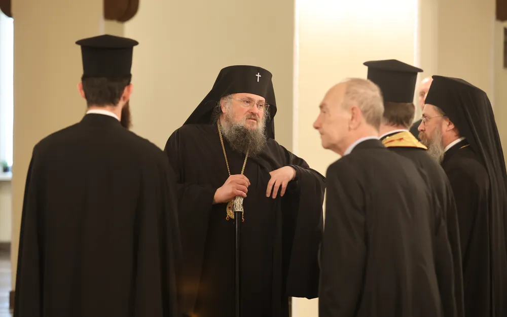 Митрополит Григорий - бивш игумен на Троянския манастир, учил в Атина