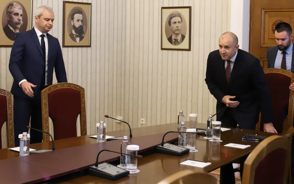 Костадинов към Радев: Ще съставим широк кабинет с третия мандат - СНИМКИ - ВИДЕО