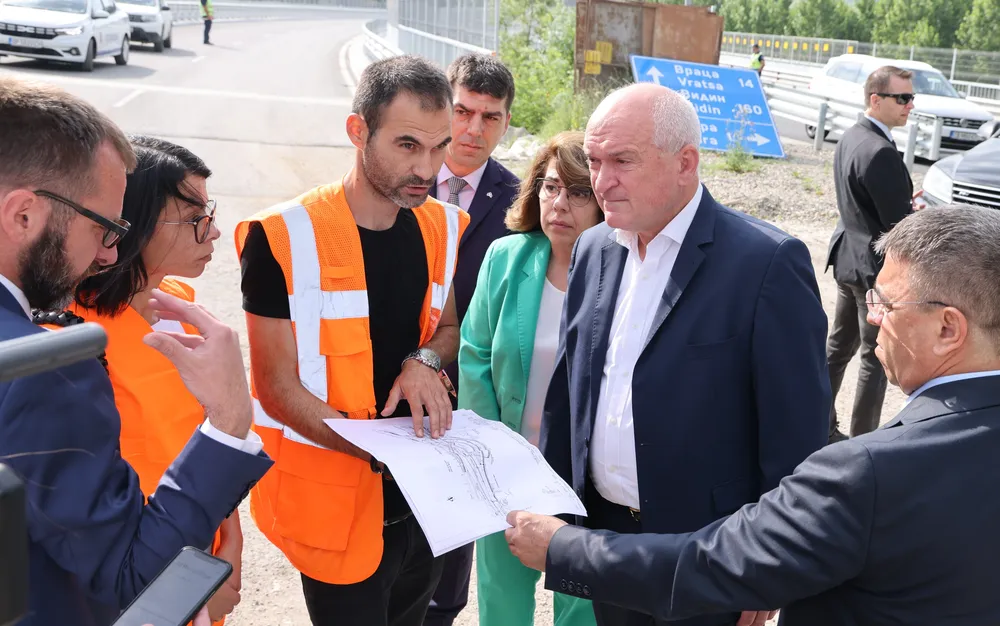 Главчев: До края на годината ще бъде пуснат пътя в едната лента в отсечката Ботевград-Мездра - СНИМКИ - ВИДЕО