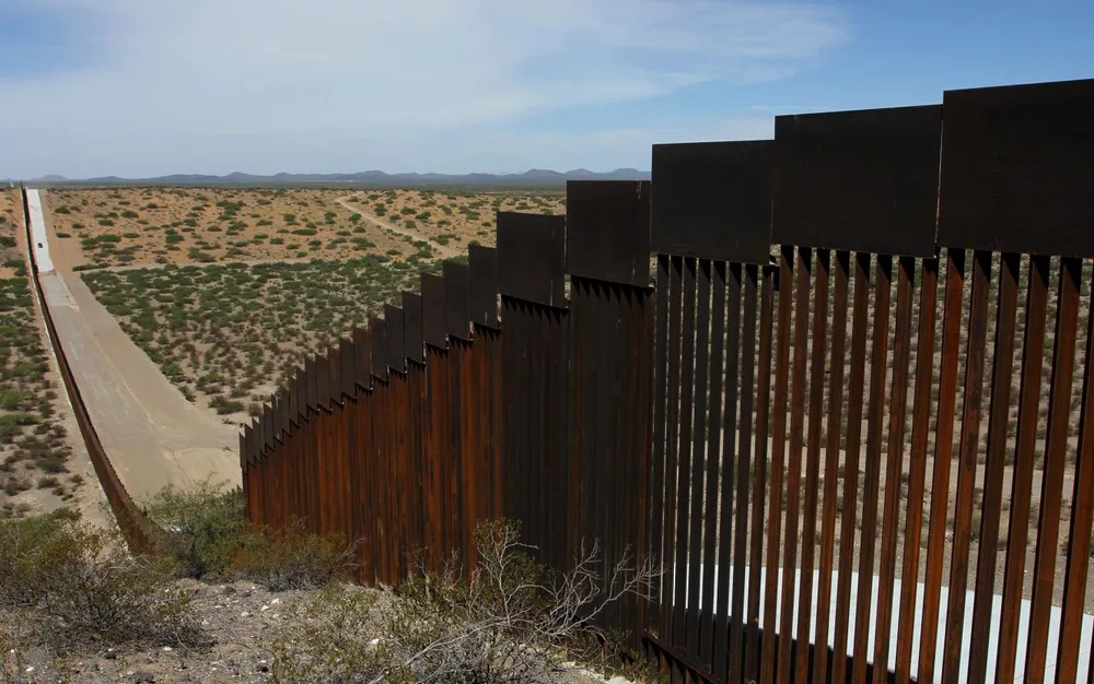 4 държи призоваха за изграждане на отбранителна линия по границата на ЕС с Русия и Беларус