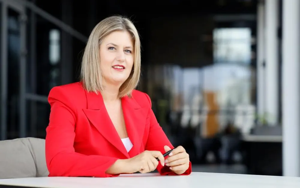 В Скопие спорят за българското гражданство на министър при Мицкоски - СНИМКИ