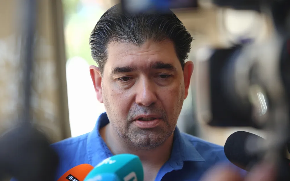 Контролната комисия на БСП: Решението за отстраняване на Иван Таков е нелегитимно, той остава начело на БСП-София - подробности