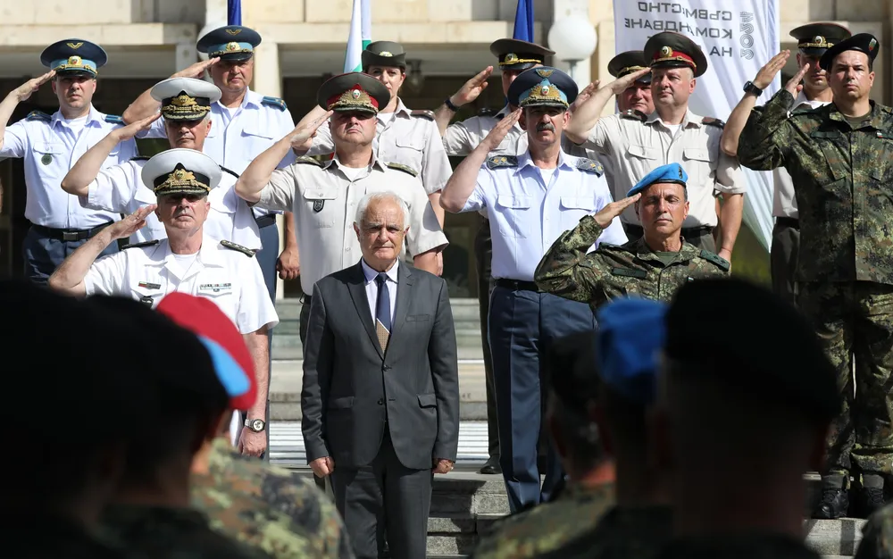 Запрянов връчи бойно знаме на Съвместното командване на силите - СНИМКИ
