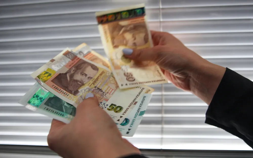 Салдото към края на юни 2024 г. се очаква да е дефицит в размер на 0,6 млрд. лв.