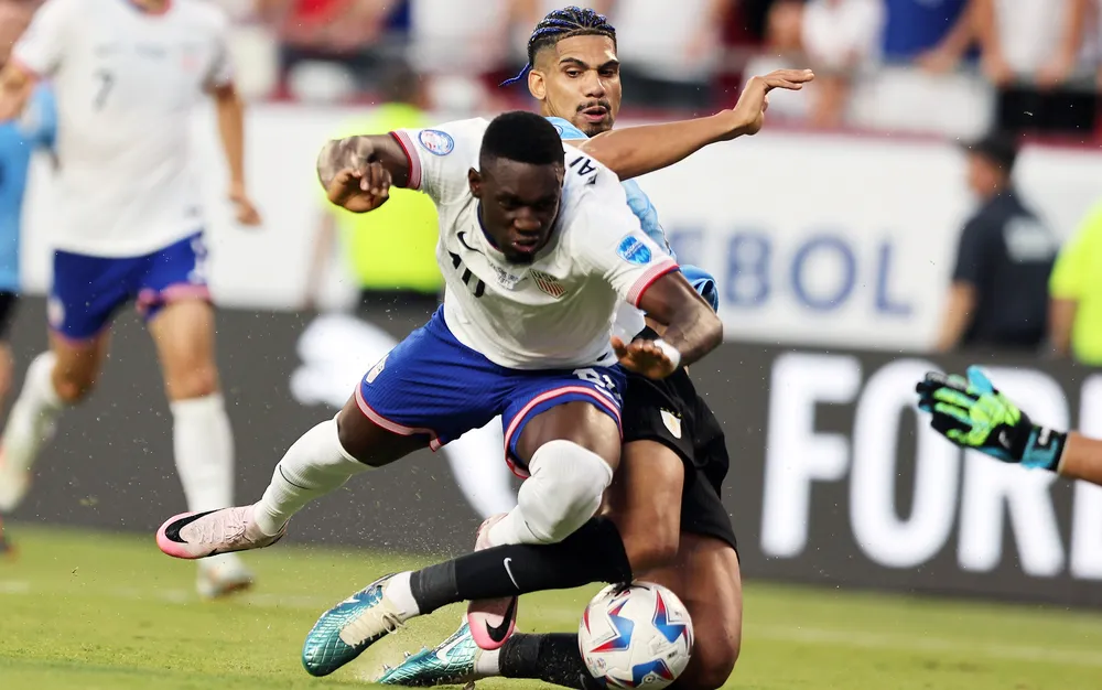 САЩ отпаднаха от Копа Америка след загуба от Уругвай - подробности - СНИМКИ