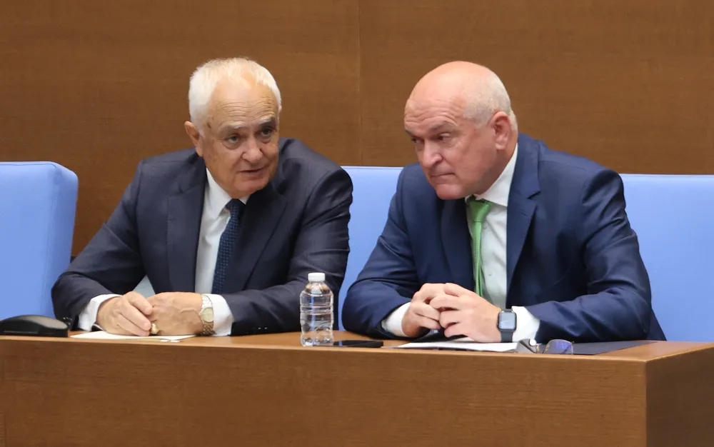 Парламентът ще изслуша Главчев и Запрянов