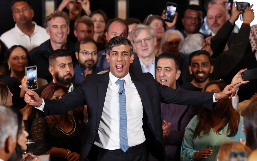 Парламентарни избори се провеждат днес във Великобритания - СНИМКИ