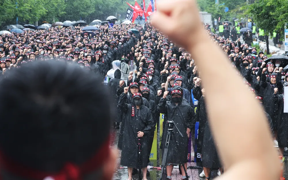 Работниците на Samsung в Южна Корея започват стачка