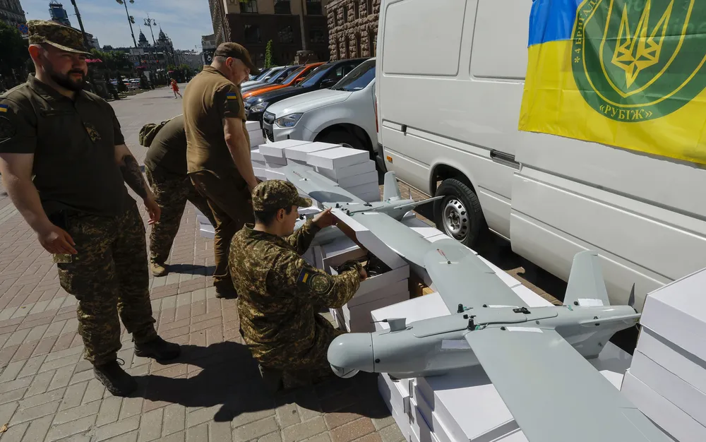 Украински дронове взривиха голям склад за боеприпаси в Русия