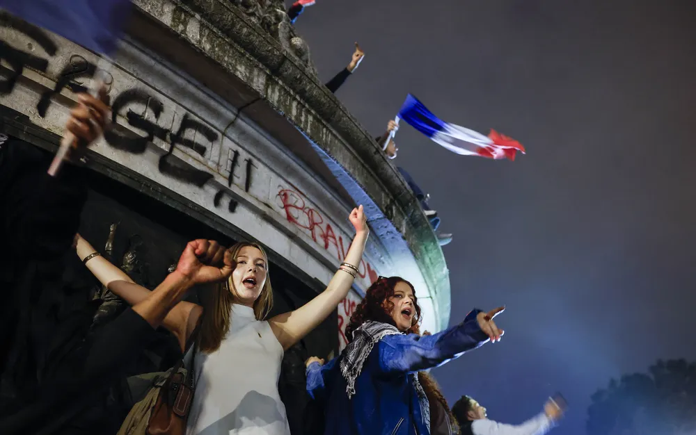 Френската левица ще посочи кандидат за премиер тази седмица