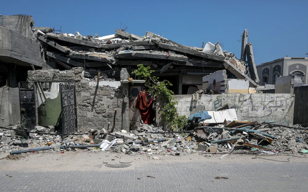 Израелски удар по училище в Газа уби най-малко 27 души - подробности