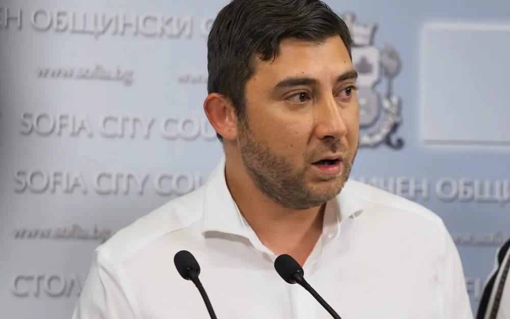 Две комисии приеха доклада на Контрера за избор на временни ръководства на шест общински дружества - СНИМКИ - ВИДЕО