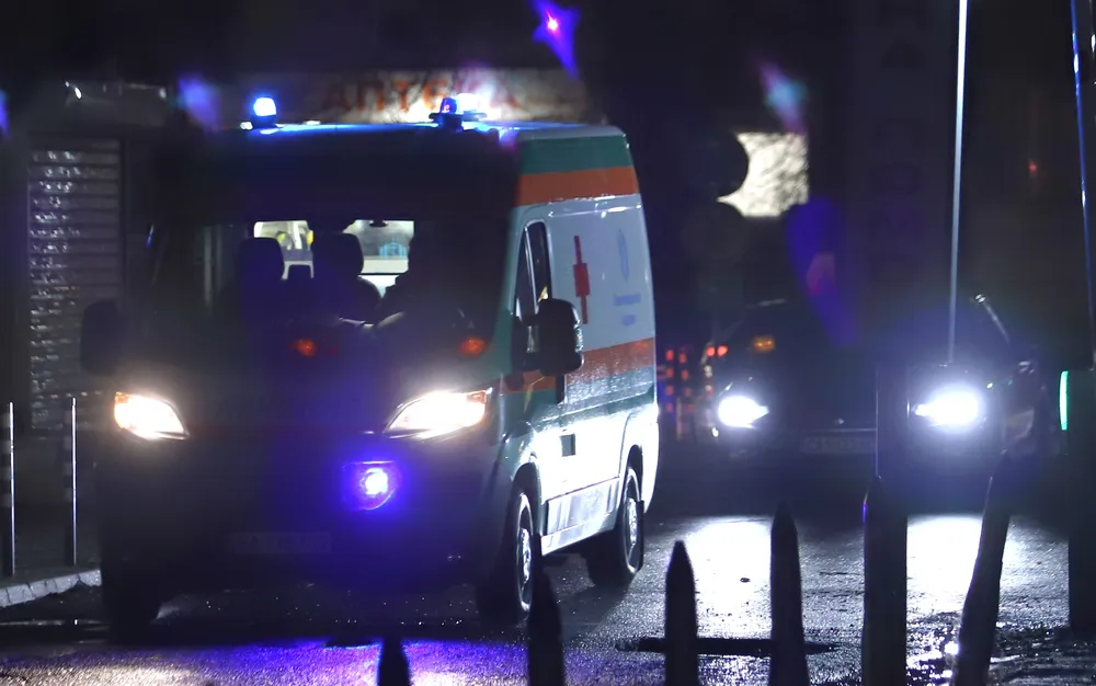 Полицаят, счупил челюстта на младеж на плажа край Бургас, ще бъде наказан - СНИМКИ - ВИДЕО