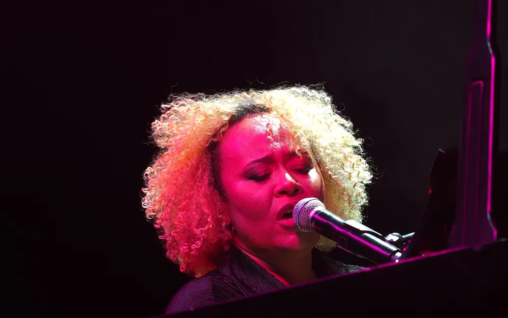 Емели Санде поиска сърцата на меломаните в София - получи и душите им - СНИМКИ