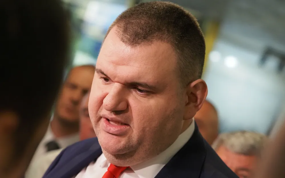 Пеевски, председател на ДПС: Няма да се откажа и няма да предам хората, които ми дадоха доверието си