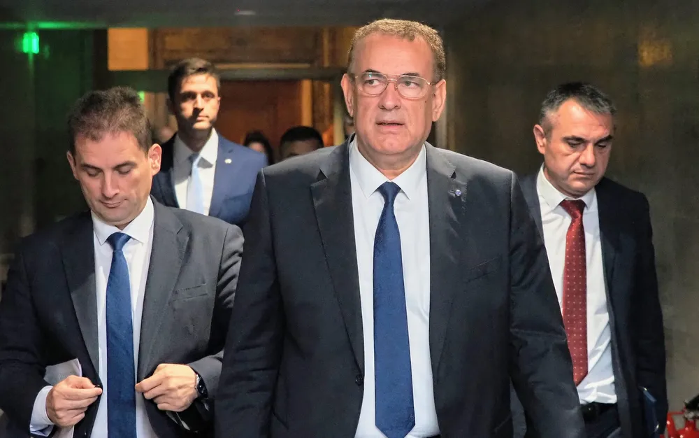 ДПС изключи 17 депутати, става четвърта сила -ОБОБЩЕНИЕ-СНИМКИ-ВИДЕО