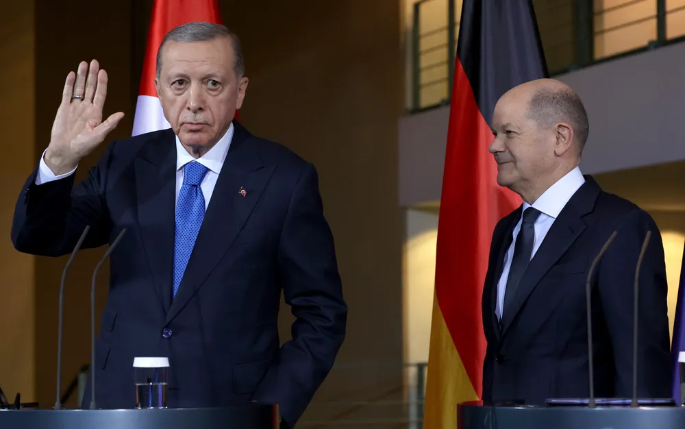 Ердоган и Шолц обсъдиха Украйна и Газа на срещата на НАТО