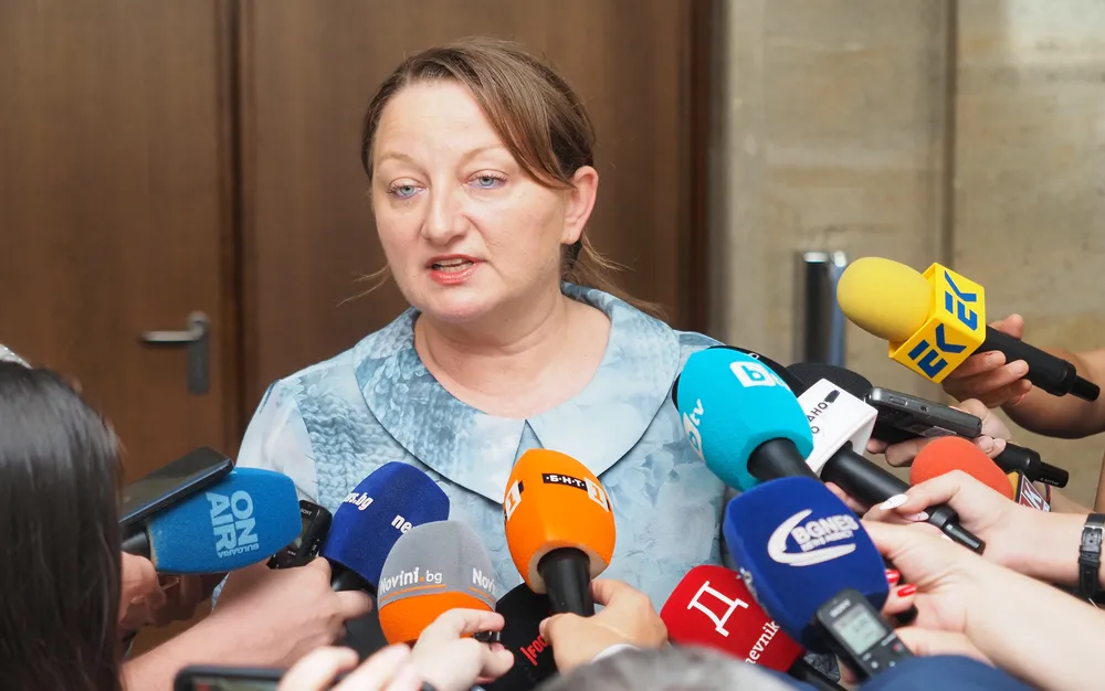 Сачева: Не подкрепяме езика на омразата, партиите да преосмислят поведението си - СНИМКИ - ВИДЕО