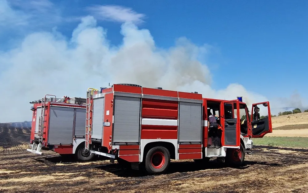 Двама задържани за пожарите във „Владиславово“, пожарът е потушен, но има пушек