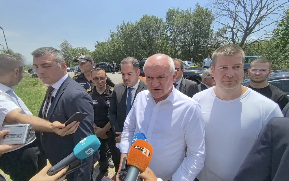 Главчев за пожарите: Хората да са спокойни, взимаме мерки навреме - СНИМКИ - ВИДЕО